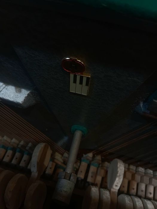 Продаю пианино "Беларусь" (СССР)