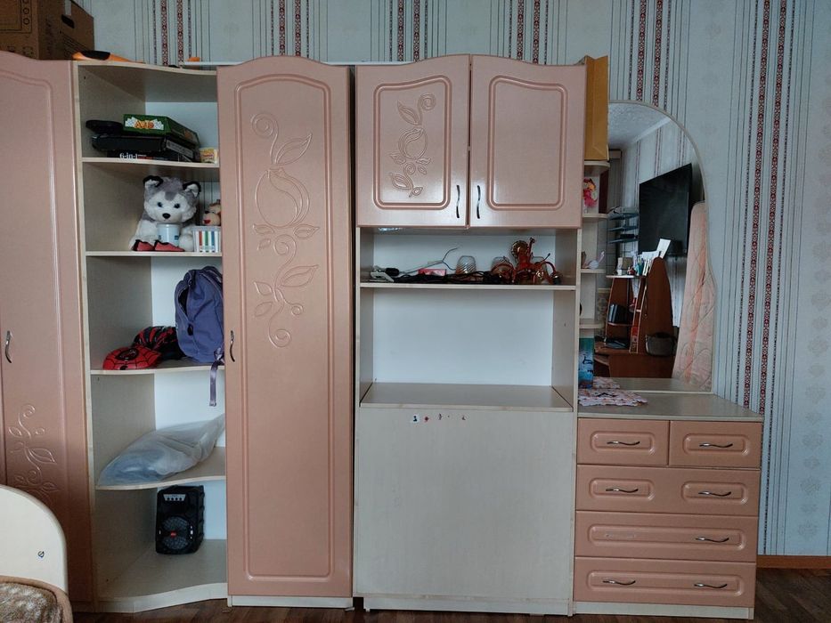 Продам спальный детский (подростковый) гарнитур