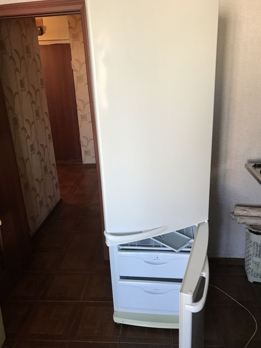 Продам холодильник