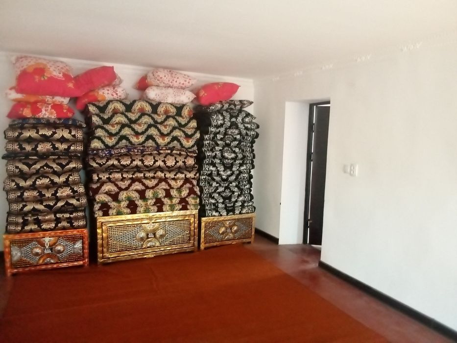 Uy  sotiladi mahallada.Maʼnaviyat mahallasi  Maxtumquli  koʻcha 62 uy