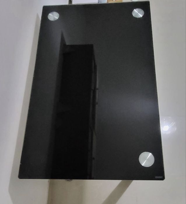 Vand masa sticla cu picioare metalice