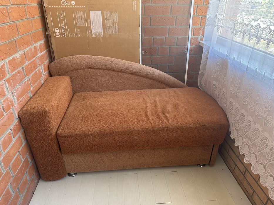 Продам два дивана