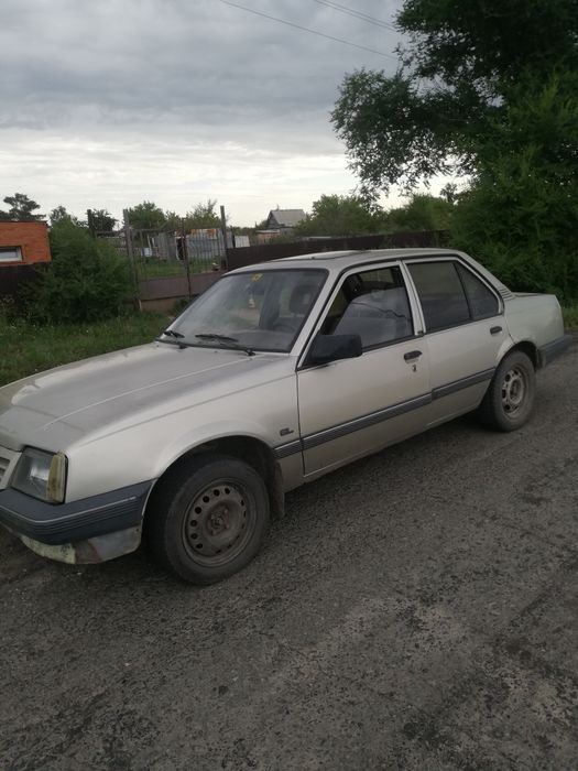 Продам машина опел Аскона