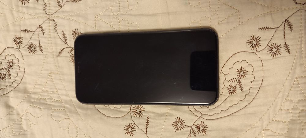 Продам iPhone 11