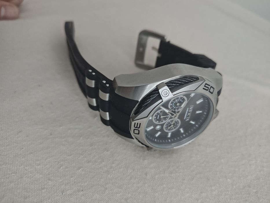 Метален часовник Invicta