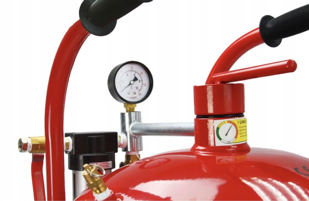 Пневматична пясъкоструйка 38л MAR-POL