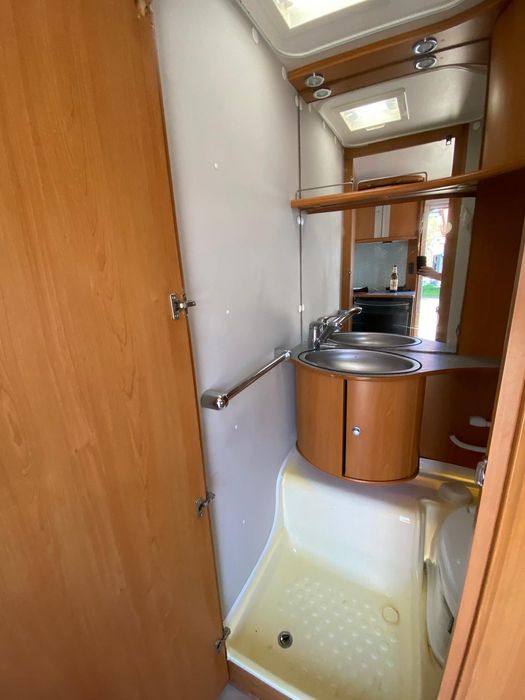 Продавам Каравана