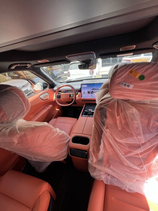 Lynk co 900  nalichi bor 62800$