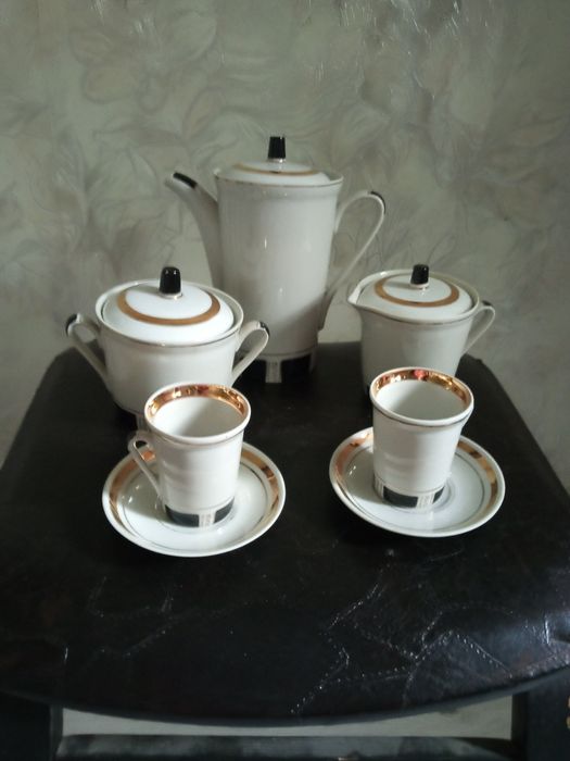 Кофейный сервиз на шесть персон,чайные чашки с блюдцами