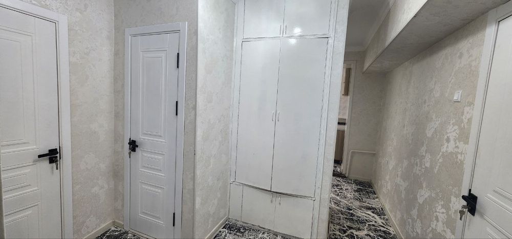 Ю-абад 4 квартал 2/3/4. 52м² кирпич, ремонт есть, срочно!!!