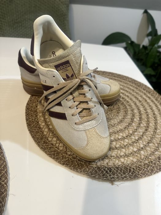 Дамски маратонки -70€