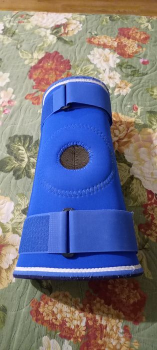 Продам наколенник.