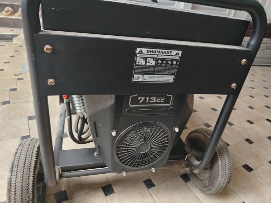 Generator 12 kv benzin sotiladi