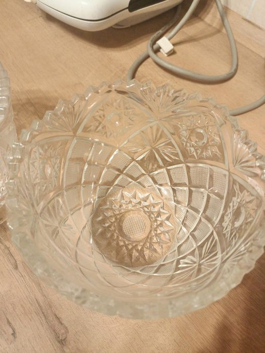 Продам хрустальные салатницы