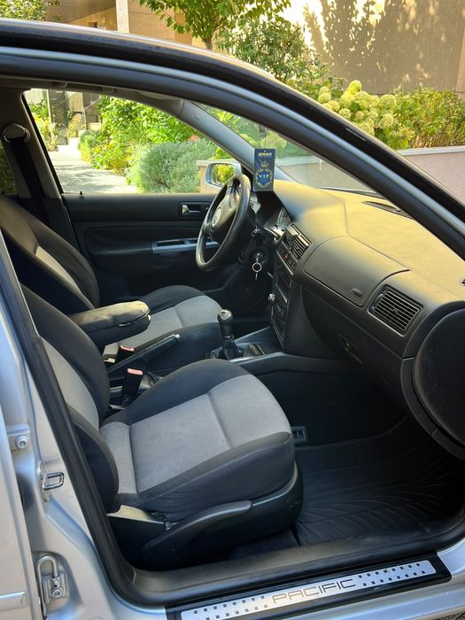 Volkswagen Golf 4 1.6 FSI 115 CP – Pacific | 2004 | Euro 4