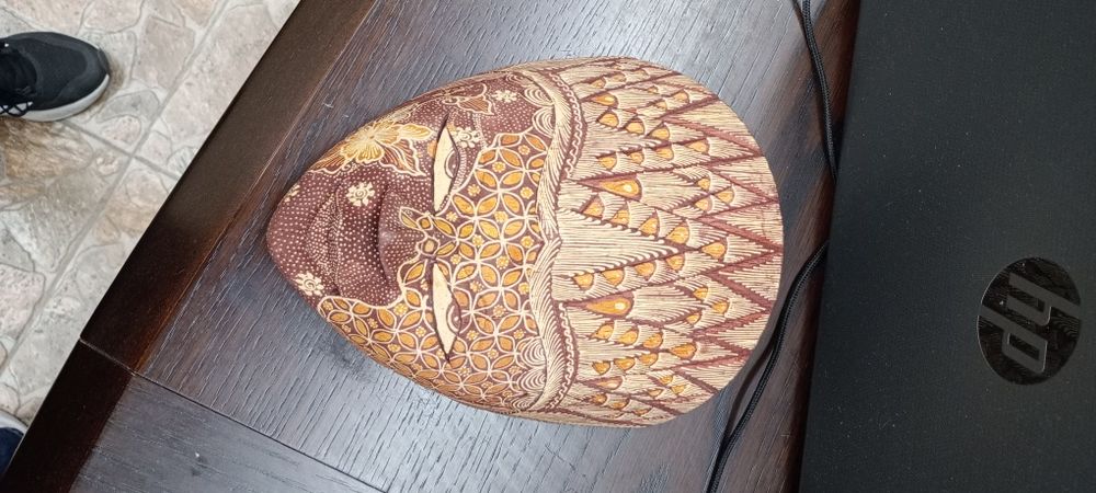 Уникална дървена маска