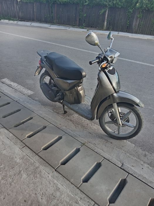 Vând sau schimb Aprilia