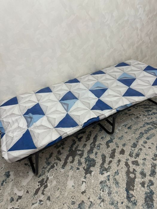 Раскладушка в хорошем состоянии