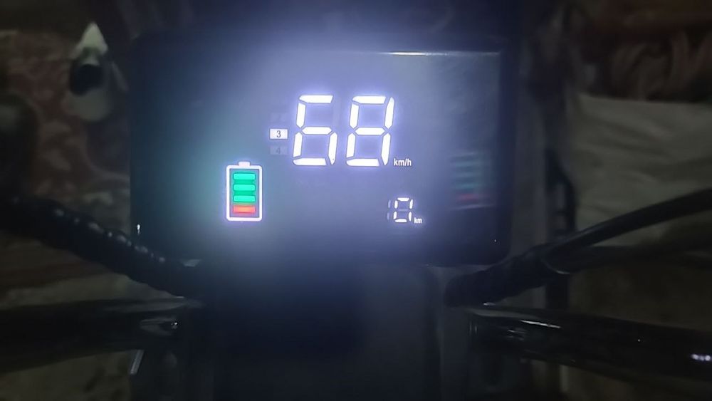 Elektron skutr  sotiladi