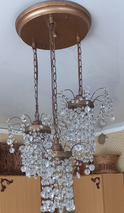 Люстра из чешского  хрусталя.производства Чехословакии.