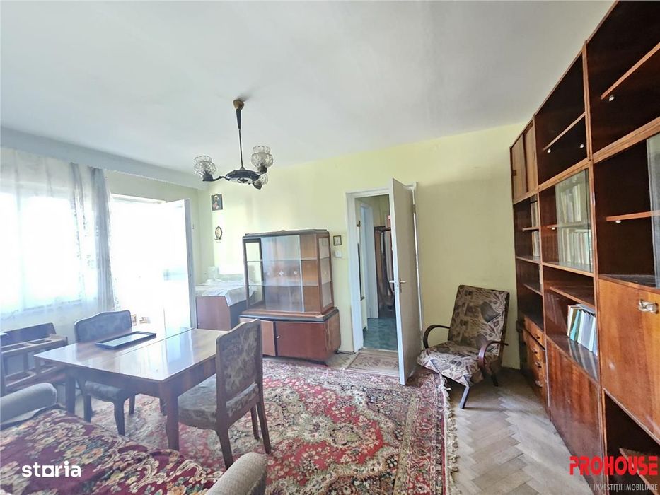 Buhusi - 3 camere  - etaj 3