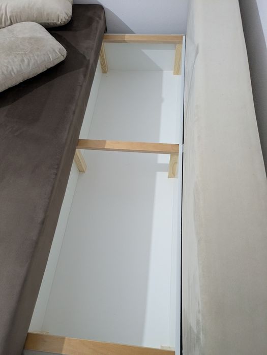 Vând canapea extensibilă