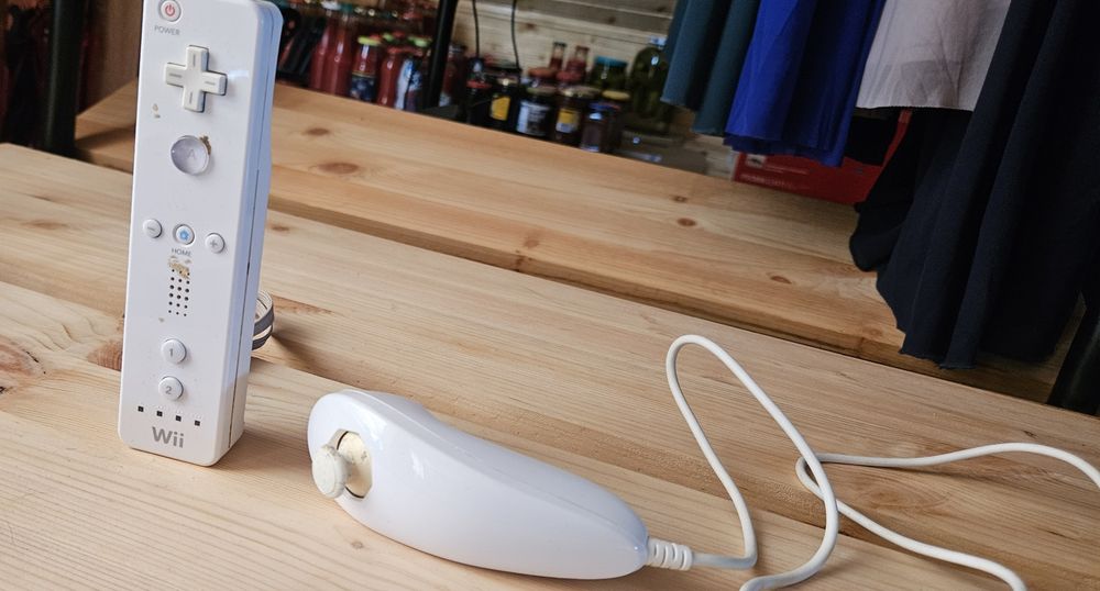 Consolă Nintendo Wii (modată)