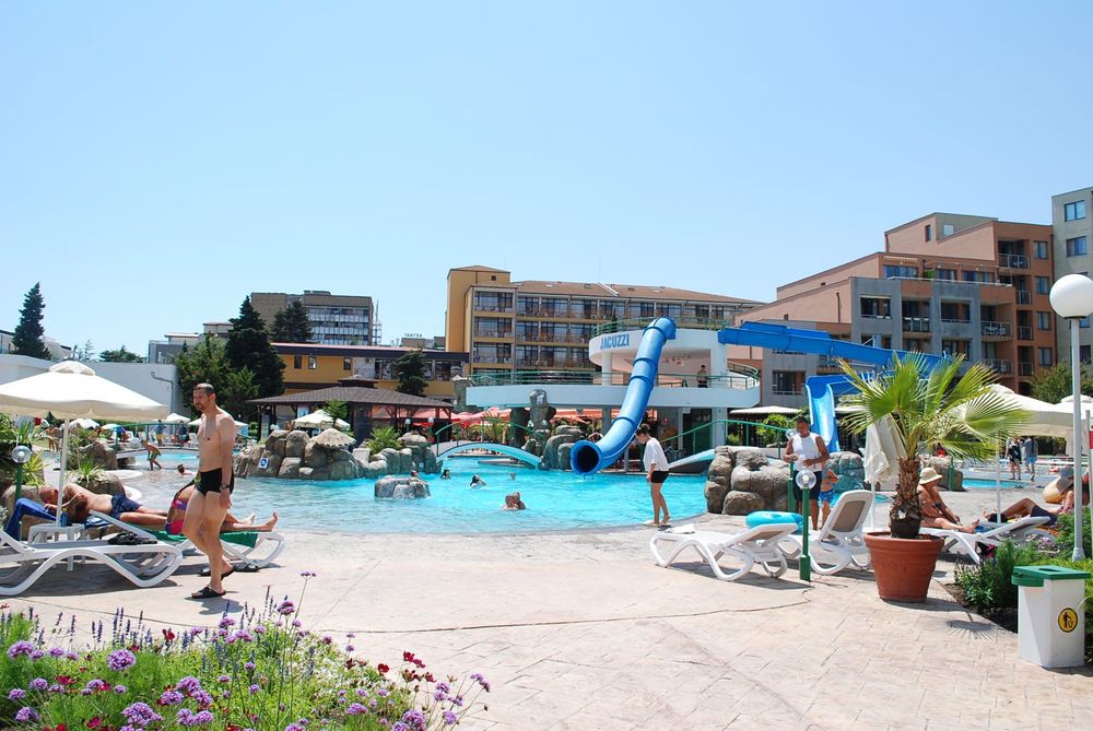 Продава се Двустаен апартамент в к.к. Слънчев бряг - 100 кв.м за 920 €/кв.м - Снимка #17