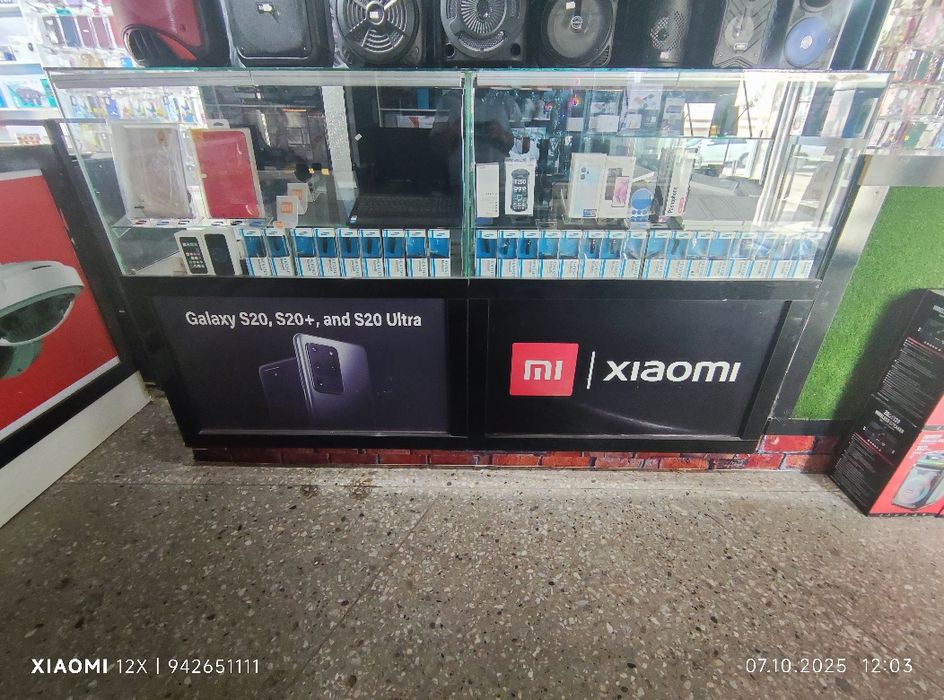 Vitrina.Telefon butka.Mebel.Stelaj