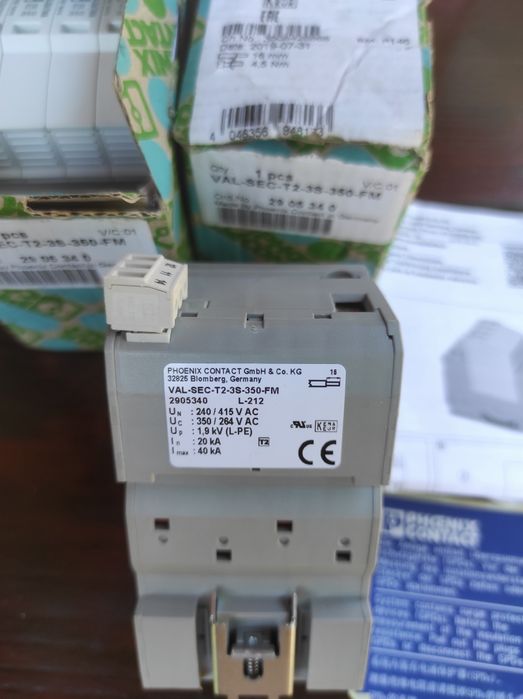 Descărcător Phoenix Contact VAL-SEC-T2-3S-350-FM