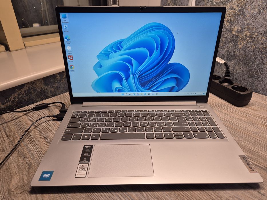 Ноутбук Lenovo slim легкая для работы учебы idiapad 1 15igl7