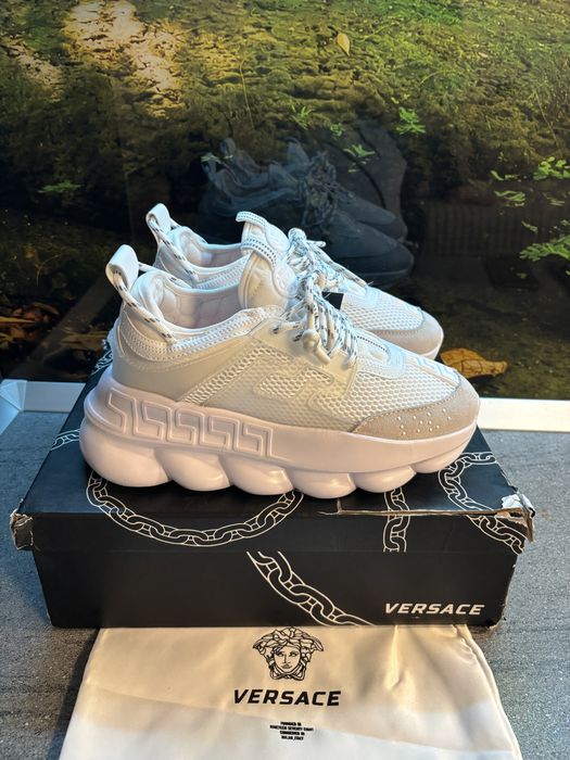 Versace chain reaction