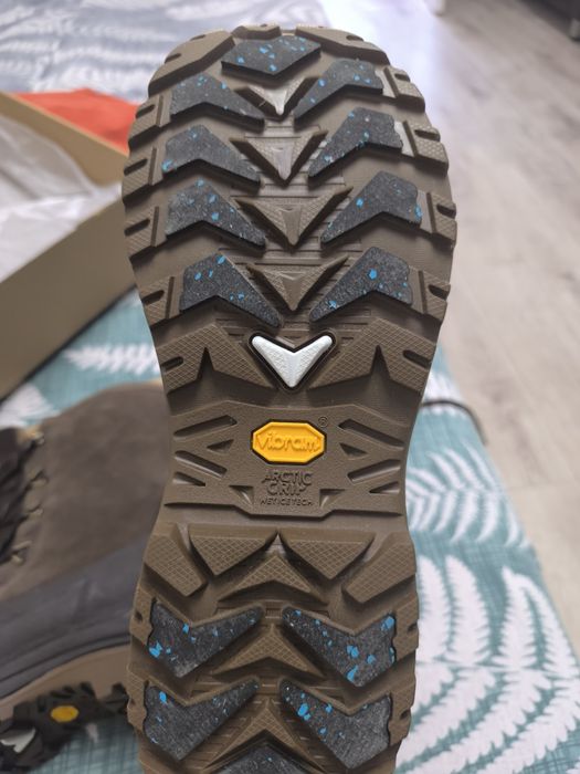 Новые спец зимние сапоги, для снега, грязи и льда