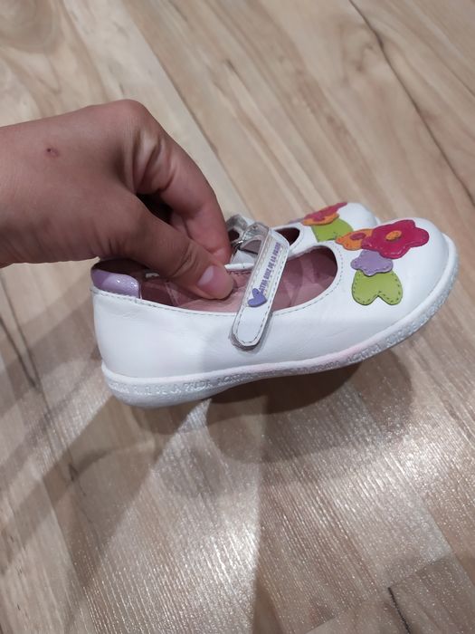 Продам туфельки для малышки