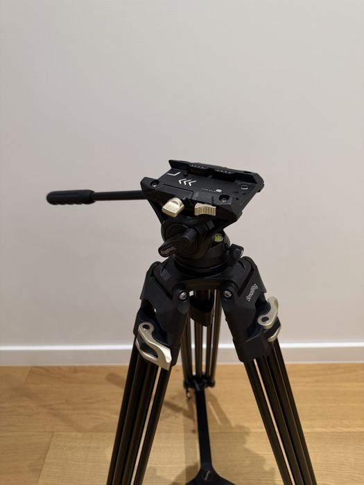 Trepied SmallRig Heavy-Duty cu Cap Fluid 186 cm;