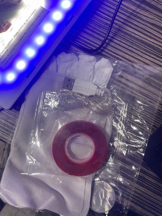 Vitrină Acrilică cu ILUMINARE LED 15x15x20 cm – Laterale NOI cu folie