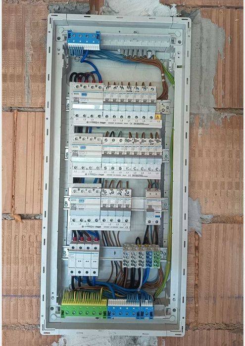 Electricieni, Executam Instalatii electrice rezidentiale !