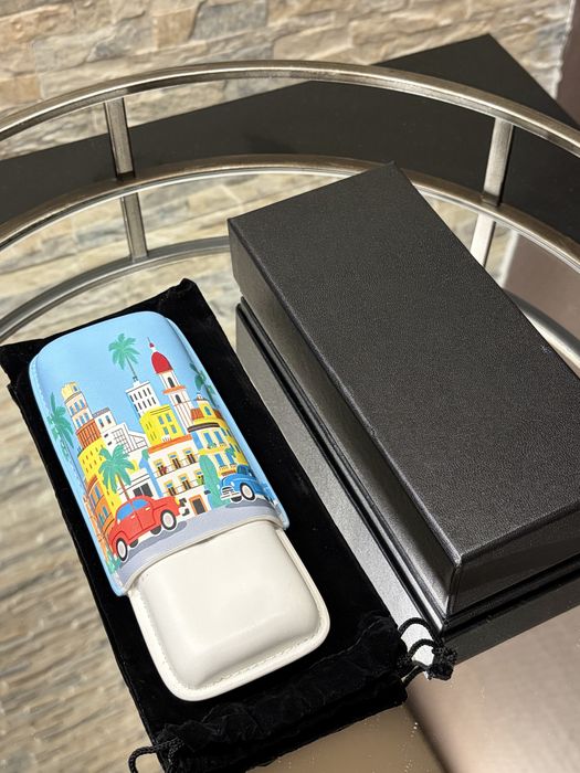 Лимитиран Кожен Калъф за Пури