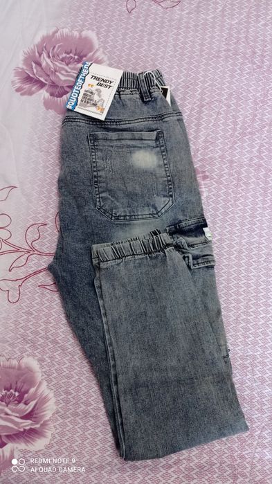 Джинсы новые 33 и 34 размер.Цена за одни