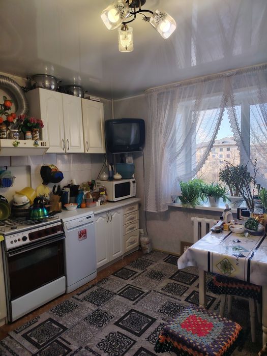 Продам 3ком нов план в районе Бензостроя