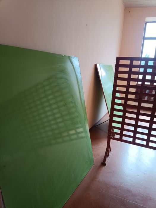 Bilyardniy stollar sotiladi