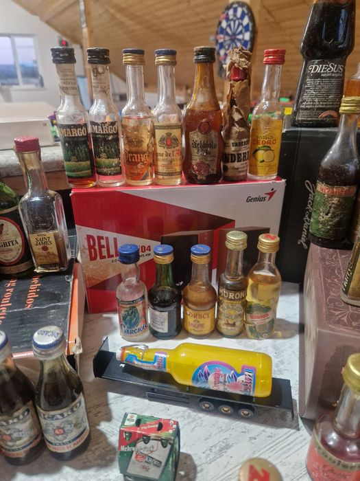 Sticlute miniaturi fără alcool