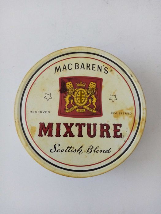 Ретро метални кутии за съхранение и колекция.