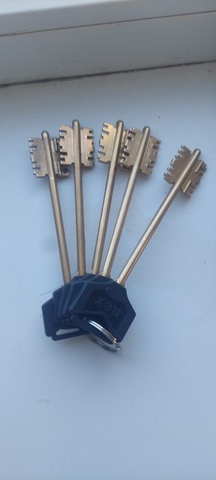 Входная двер. Сырткы есик