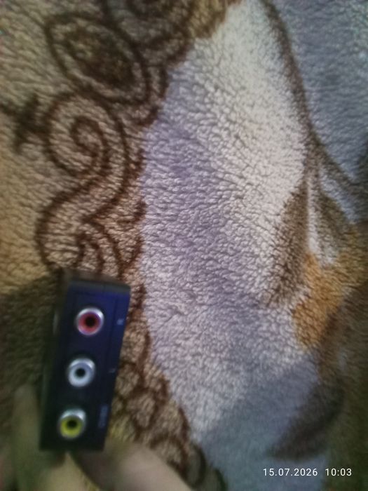Переходник AV to HDMI сотилади.