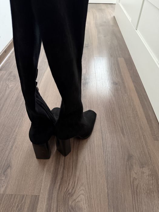 Дамски черни велурени ботуши на ток Ashton Aubry