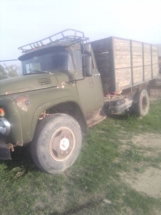 Zil sotiladi 6000$ kelishamiz