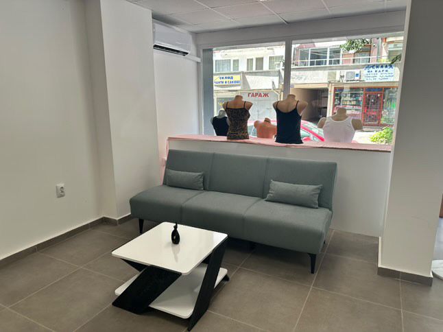 Луксозно оборудване за магазин за бельо / дрехи