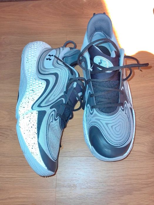 Adidasi Under Armour