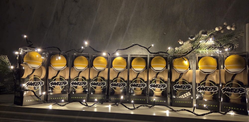 Sweets kendama broken shape tracker yellow